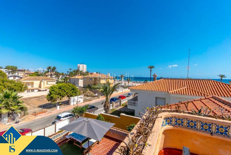 Foto de4df8eb-f2ba-47bc-b73f-1c5e1c6a041d. Chalet mit parking pool in La Zenia Orihuela