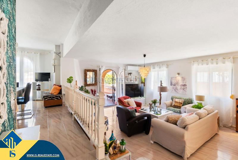 Foto e21c9642-c54d-45fb-8978-acd2f5c39f69. Chalet mit parking pool in La Zenia Orihuela