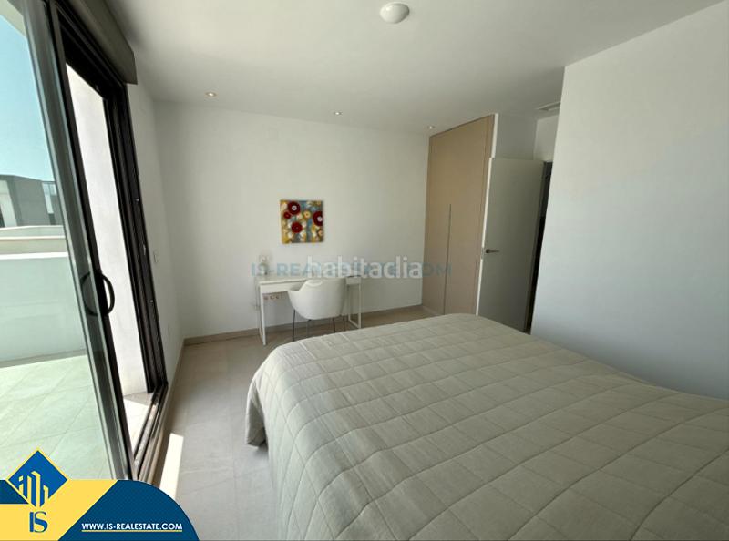 Foto 68a49c28-1198-4181-8fca-cd502a9bc21a. Attique avec parking piscine dans San Agustín Alicante