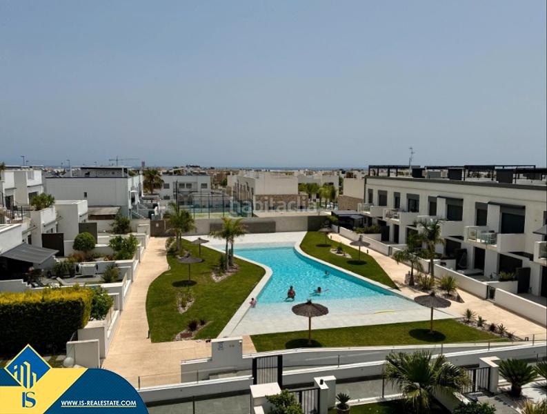 Foto d1778926-6d06-4ede-9160-7857c6f8afff. Attique avec parking piscine dans San Agustín Alicante