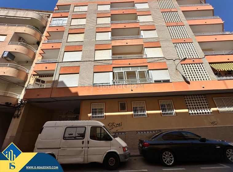 Foto eed1a620-d1ba-4f67-97e2-dced6d48eb92. Pis amb aparcament a Zona Playa de los Locos Torrevieja