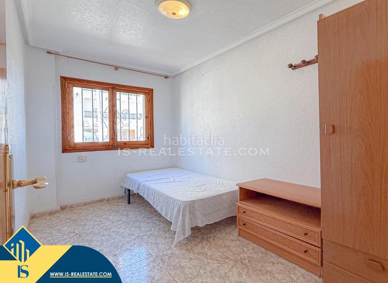 Foto 4fc8f09f-f2ab-4d4b-b6a8-6360c00bec87. Casa amb calefacció piscina a Los Europeos Torrevieja