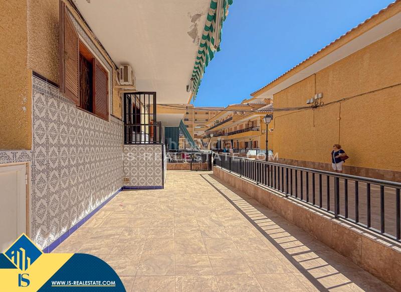 Foto cf398f38-b5f7-4cee-8a8d-cfd119bc3aa2. Casa amb calefacció piscina a Los Europeos Torrevieja