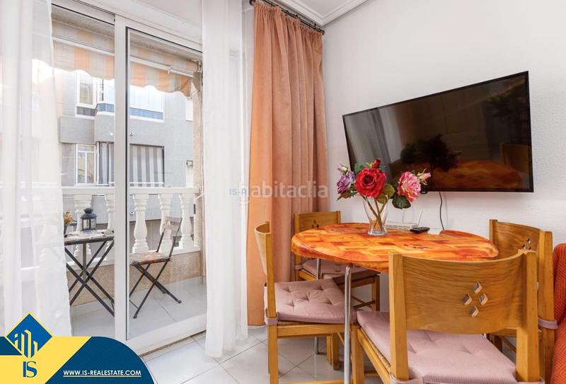 Foto 42b91767-e267-4149-b7a9-50913c2d2139. Estudio  cerca del mar, en la provincia de alicante, en la ciudad . 1 habitación | 32 m² | 600 metros del mar en Torrevieja