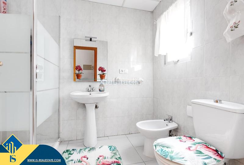 Foto f3ea621b-7e8f-48e4-a815-a038d1054661. Estudio  cerca del mar, en la provincia de alicante, en la ciudad . 1 habitación | 32 m² | 600 metros del mar en Torrevieja