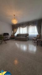 Apartamento en Las Piscinas Naturales. Apartamento con patio, en la provincia de alicante, en la ciudad