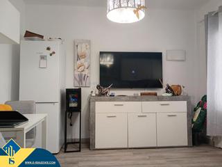 Casa a Zona Carrefour - Urbanizaciones. Bungalow renovado con piscina comunitaria, en la provincia de al