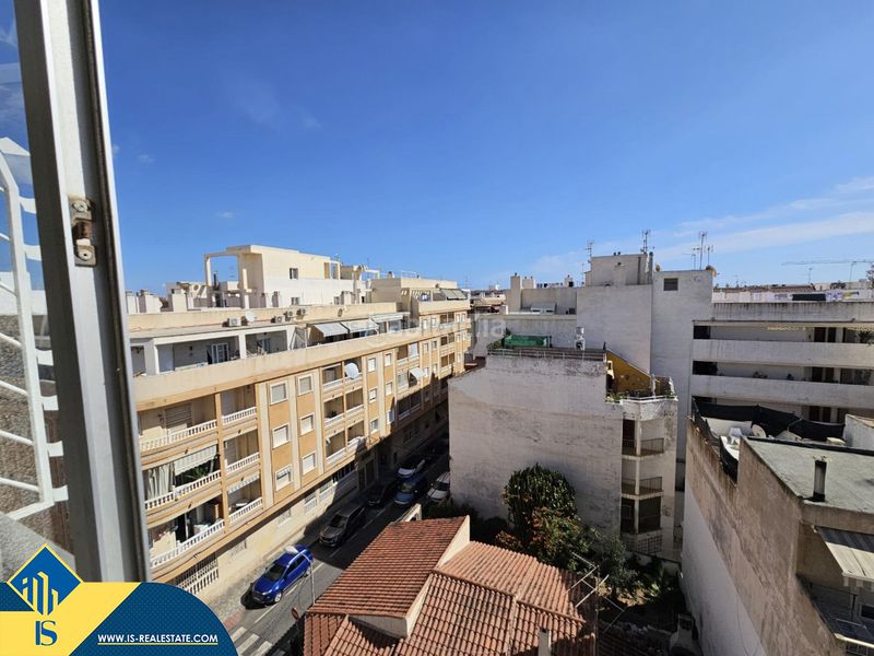Foto d1a086f0-111e-4707-a88a-1ecd09449b4d. Ático  con terraza, en la provincia de alicante, en la ciudad . 1 habitación | 55 m² | 450 metros del mar en Torrevieja