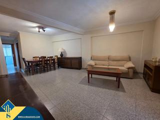 Appartement à Pla de Bon Repós. Apartamento con patio, en la provincia de alicante, en la ciudad