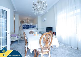 Chalet à Campoamor. Villa con piscina privada, en la provincia de alicante, en la ci