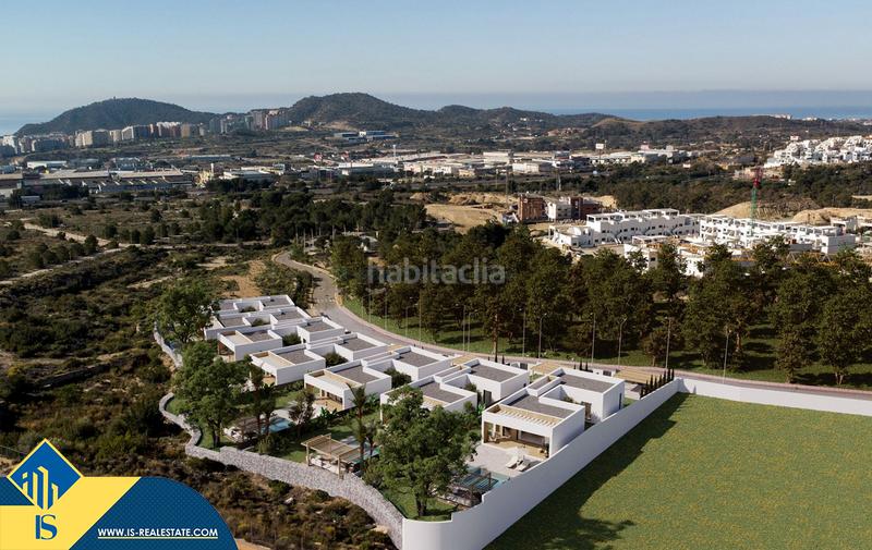 Foto 0a6c8e25-b4ea-4f52-a37b-094c36bdf2ce. Chalet mit parking pool in Urbanizaciones Benidorm