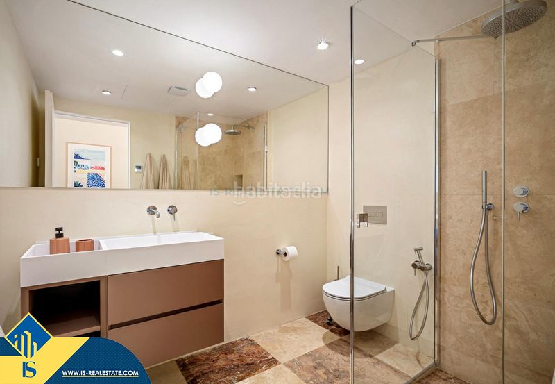 Foto 04b50a84-61cd-4e5d-bdbe-9bd3968997fc. Xalet amb aparcament piscina a Las Brisas Marbella