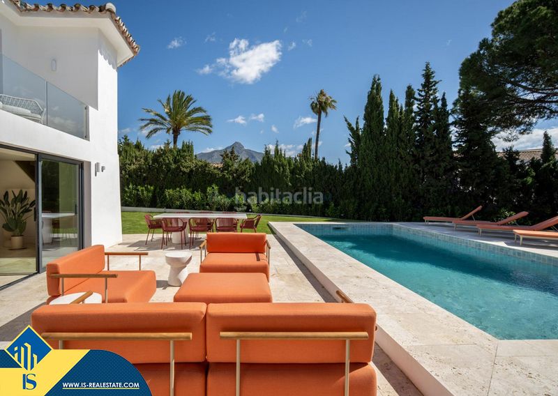 Foto 632dd32f-90f8-49d7-845f-a59441787781. Xalet amb aparcament piscina a Las Brisas Marbella