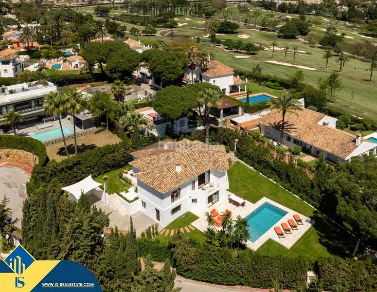 Foto c783cbd9-18e7-4e1c-bd78-8ad802bc4830. Xalet amb aparcament piscina a Las Brisas Marbella