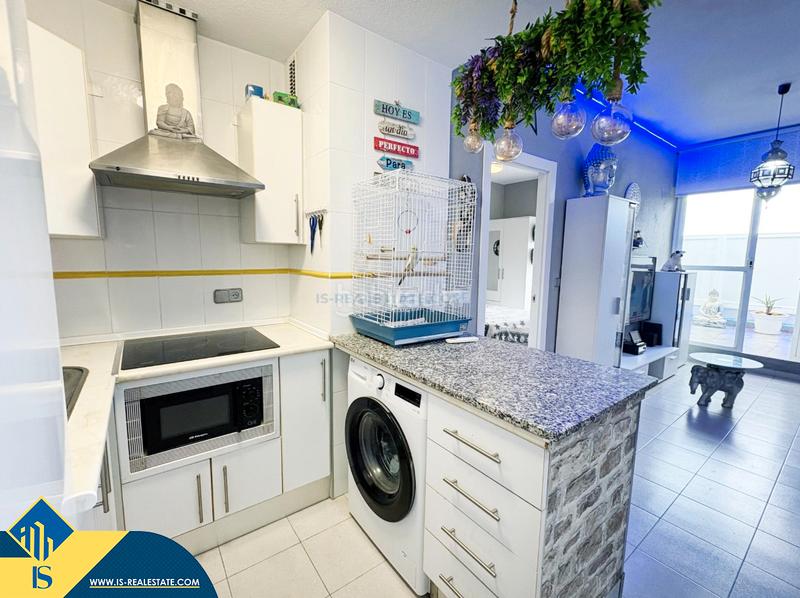 Foto 0c133931-2fe1-499e-8c87-f6b8cd612f9a. Apartamento  renovado con terraza, en la provincia de alicante, en la ciudad . 1 habitación | 51 m² | 800 metros del m en Torrevieja