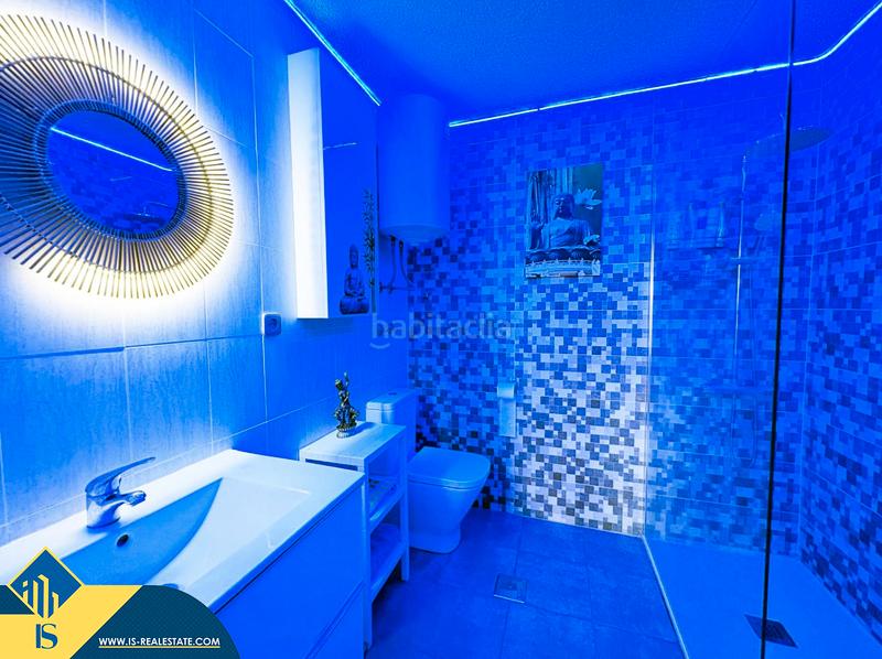 Foto 5b31c2fa-22b1-421a-af67-f1a3da5a0ad8. Apartamento  renovado con terraza, en la provincia de alicante, en la ciudad . 1 habitación | 51 m² | 800 metros del m en Torrevieja