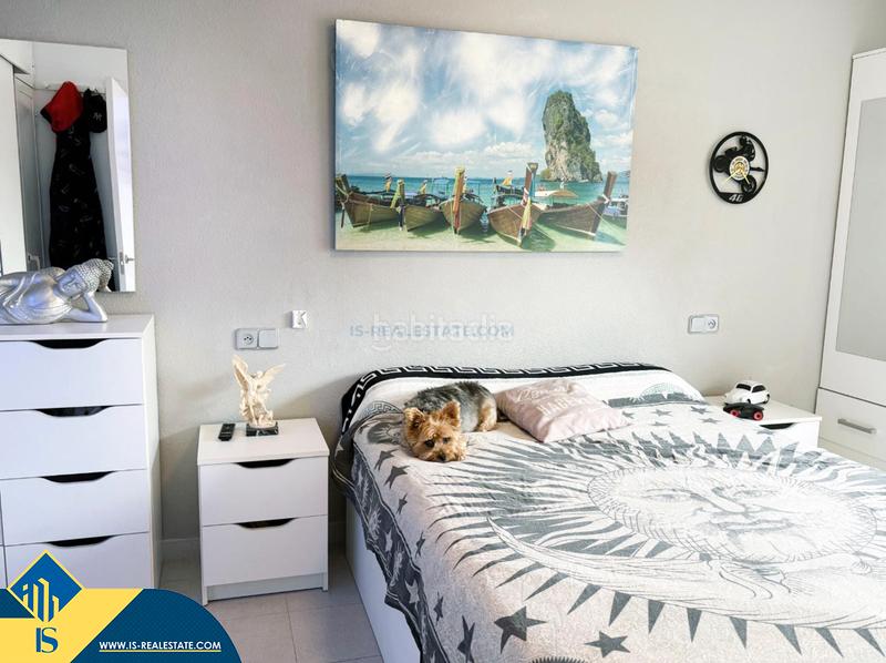 Foto adf3d19d-3fa6-4276-95c4-6c6954bd9e0c. Apartamento  renovado con terraza, en la provincia de alicante, en la ciudad . 1 habitación | 51 m² | 800 metros del m en Torrevieja