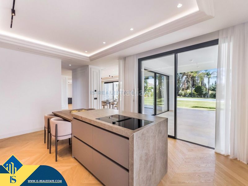 Foto 533c3544-7388-4353-959e-22a5462b0e57. Xalet amb aparcament piscina a Cabopino - Artola Marbella