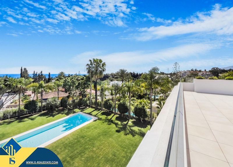 Foto eaa05f76-d46b-441f-9301-1b742dec00fb. Xalet amb aparcament piscina a Cabopino - Artola Marbella