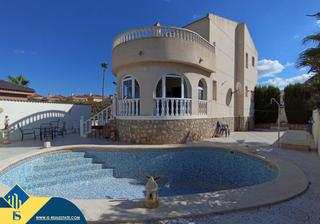 Chalet in Benijófar. Casa con piscina privada, en la provincia de alicante, en la loc