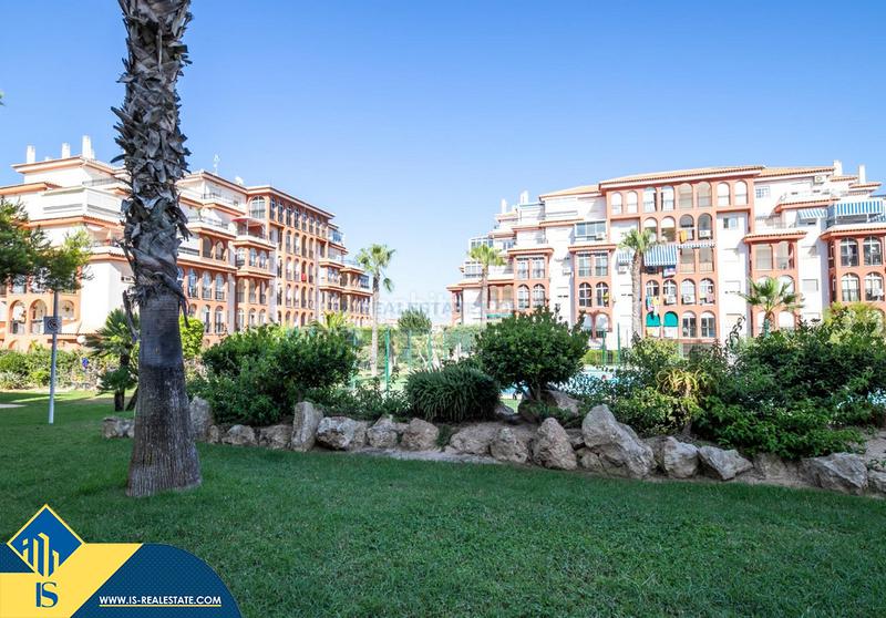 Foto 4890f613-375b-4249-99c0-a5acf6eebd0f. Ático  con piscina comunitaria, en la provincia de alicante, en la ciudad , en la zona de la mata. 2 habitaciones | 68 en Torrevieja