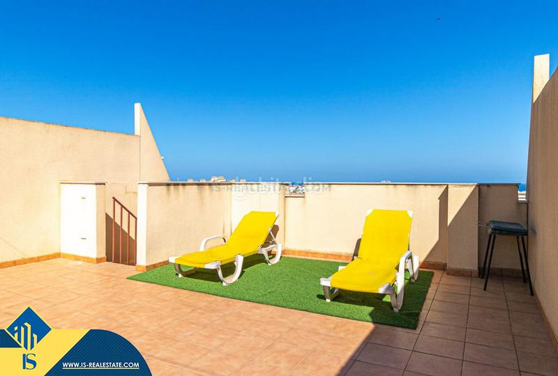 Foto 6cbdfb6e-8093-4798-995b-a2a3286393d7. Ático  con piscina comunitaria, en la provincia de alicante, en la ciudad , en la zona de la mata. 2 habitaciones | 68 en Torrevieja