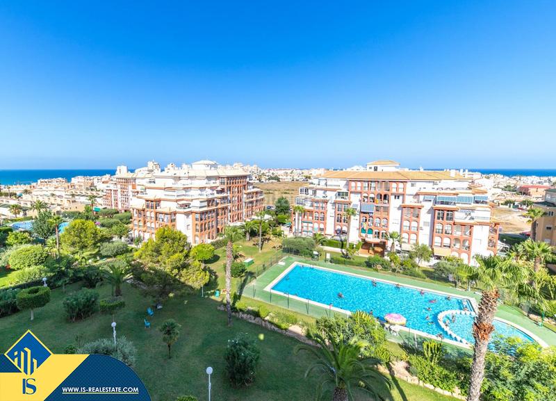 Foto e266230a-275a-4a58-a85d-b960e258c11b. Ático  con piscina comunitaria, en la provincia de alicante, en la ciudad , en la zona de la mata. 2 habitaciones | 68 en Torrevieja