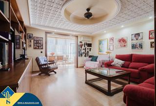 Appartement à El Acequión. Apartamento con piscina comunitaria, en la provincia de alicante