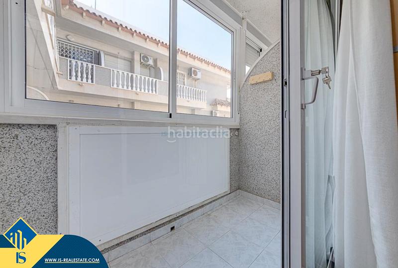 Foto 3e5c86e6-7590-4c2a-87ed-499442e47355. Estudio  reformado con balcón, en la provincia de alicante, en la ciudad , en la zona de playa de los locos. 1 habitac en Torrevieja