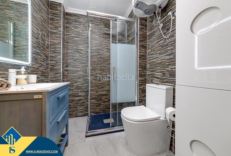 Foto 556110e7-5bc6-481b-bce7-cb7aadeedb7f. Estudio  reformado con balcón, en la provincia de alicante, en la ciudad , en la zona de playa de los locos. 1 habitac en Torrevieja