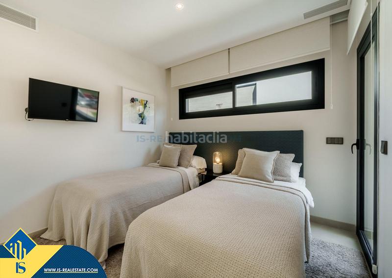 Foto 396b8862-d179-4e2d-b8e9-3ec5d0431e1f. Chalet avec parking piscine dans Puerto Banús Marbella