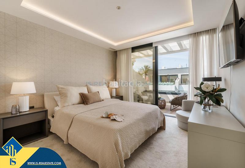 Foto 48391135-e8aa-40c5-9ca5-8dacd37257db. Chalet avec parking piscine dans Puerto Banús Marbella