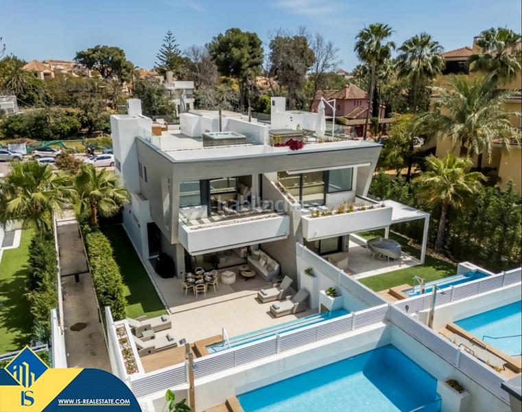 Foto 506614ed-f01c-46d0-b52a-70157484f61b. Chalet avec parking piscine dans Puerto Banús Marbella