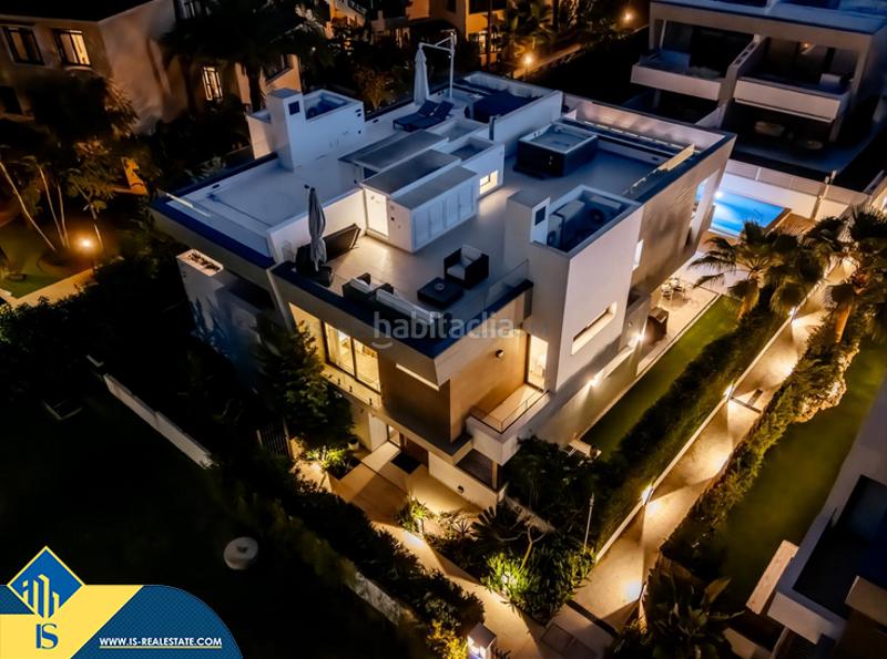 Foto 57d82ec5-c29b-443f-89e2-4a198688662f. Chalet avec parking piscine dans Puerto Banús Marbella