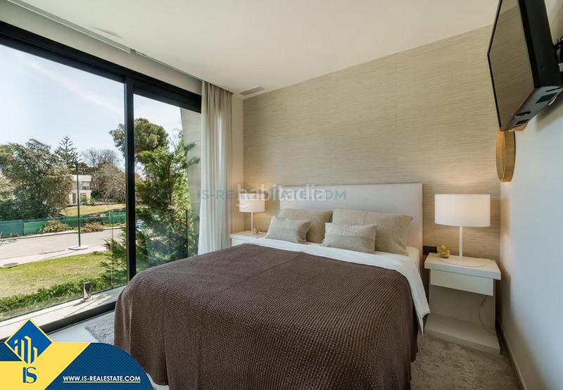 Foto 7f9ecfde-d5ab-457e-8142-42bb3faa2182. Chalet avec parking piscine dans Puerto Banús Marbella