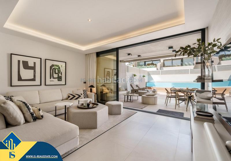 Foto a4c4dbe6-dcc9-47a8-a0fb-0b2f5d013708. Chalet avec parking piscine dans Puerto Banús Marbella