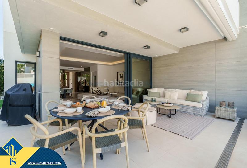 Foto dc922fd6-a4ff-422b-9701-070328efa596. Chalet avec parking piscine dans Puerto Banús Marbella