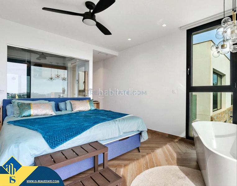 Foto 87f905b4-a48d-47be-a4cd-a313fa00e2d5. Chalet con parcheggio piscina in Los Almendros Orihuela