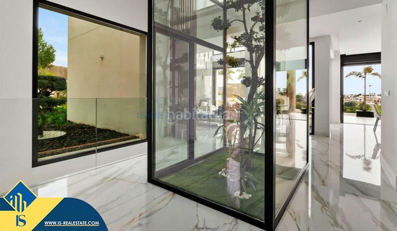 Foto f33426df-8870-40e2-aa8a-c9f7f5e68810. Chalet con parcheggio piscina in Los Almendros Orihuela