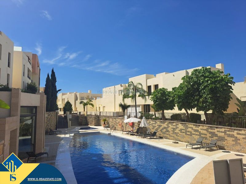 Foto 31e63772-de85-4cb1-a7a1-17900632162f. Apartament amb calefacció aparcament piscina a Alto de los Monteros Marbella
