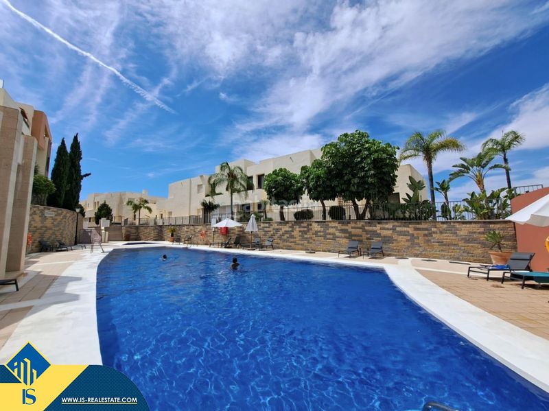 Foto 45fece15-e428-4e56-9715-035aea4f11d1. Apartament amb calefacció aparcament piscina a Alto de los Monteros Marbella