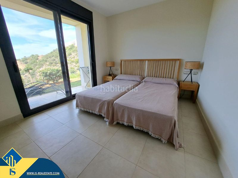 Foto 6fa33500-5b1f-44ce-a1d7-9bba0591a845. Apartament amb calefacció aparcament piscina a Alto de los Monteros Marbella