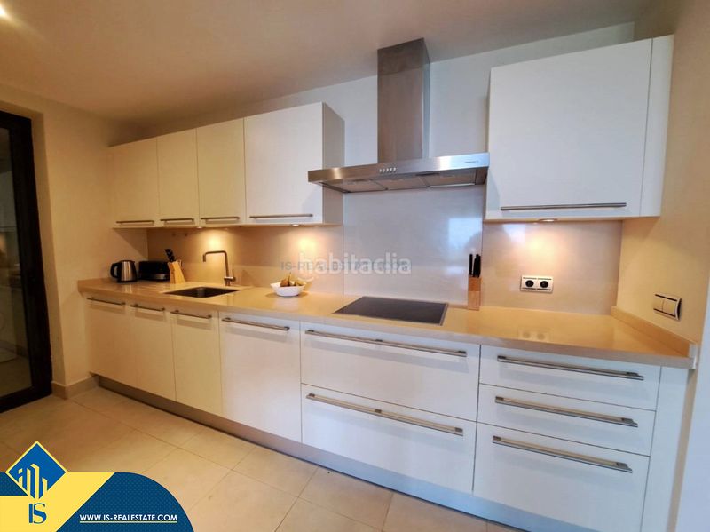 Foto 9ab2f5da-66f0-43ce-823c-b03dfd44738c. Apartament amb calefacció aparcament piscina a Alto de los Monteros Marbella