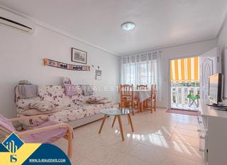 Maison à La Florida. Bungalow reformado con terraza, en la provincia de alicante, en