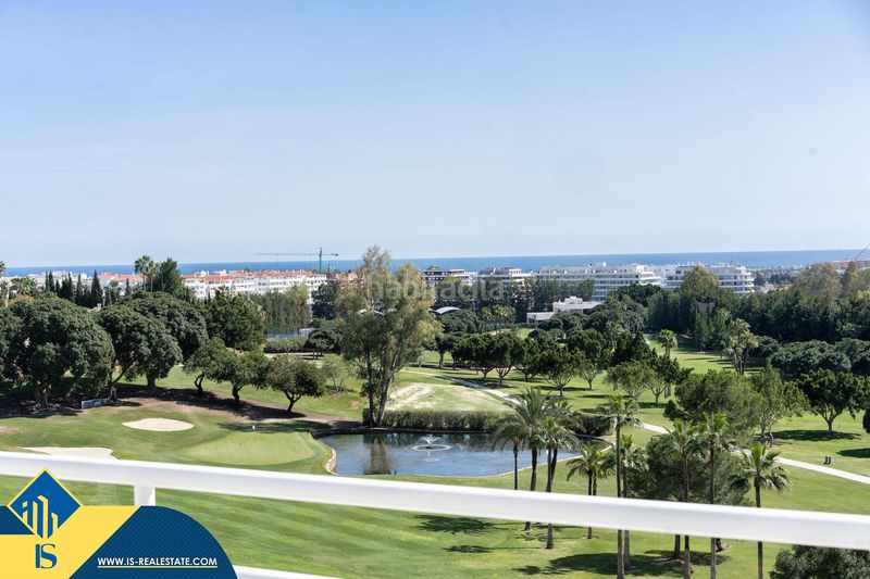 Foto fb7f5da4-b26d-476a-8963-b65a05f3f5a3. Xalet amb aparcament piscina a Los Naranjos Marbella