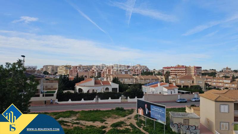 Foto d8a4c2fc-15d4-4dd9-be65-2f81560f293a. Penthouse with parking pool in Cañada del Molino Torrevieja