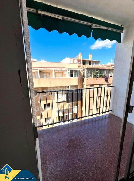 Foto 2c9eb4f4-f3b6-4358-9523-6f5c699f93e2. Studio with heating in Zona Playa de los Locos Torrevieja