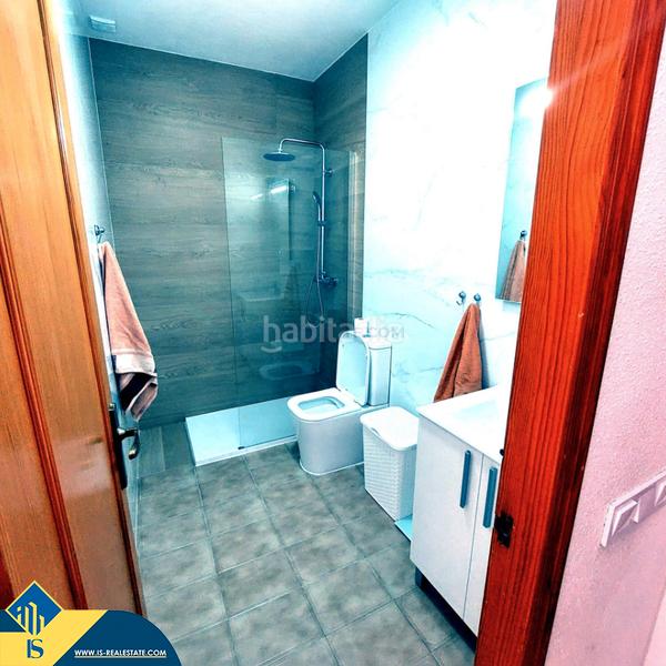 Foto 450474c1-6358-4e35-a755-645079b2e9a2. Apartament amb calefacció aparcament piscina a Punta Prima Torrevieja