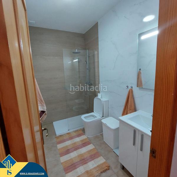 Foto 5c80904c-f880-4a20-b579-fc0481a12de2. Apartament amb calefacció aparcament piscina a Punta Prima Torrevieja