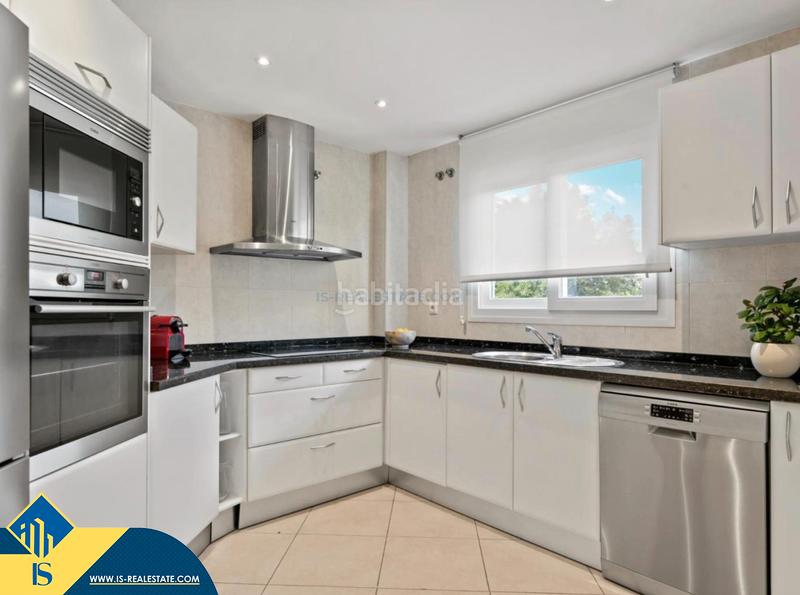 Foto a958f6e0-5d49-4db3-adca-ec88a2850b62. Appartement mit heizung parking pool in Puerto Banús Marbella